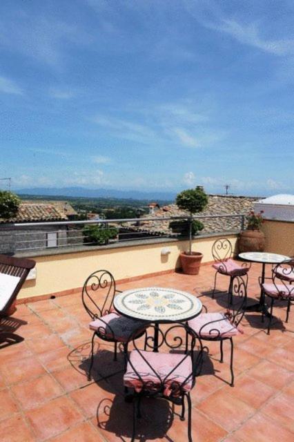 Hotel Urbano V Montefiascone Extérieur photo
