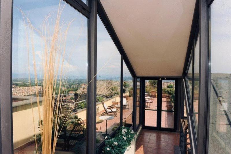 Hotel Urbano V Montefiascone Extérieur photo