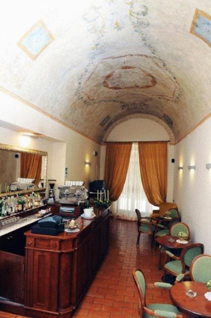 Hotel Urbano V Montefiascone Extérieur photo