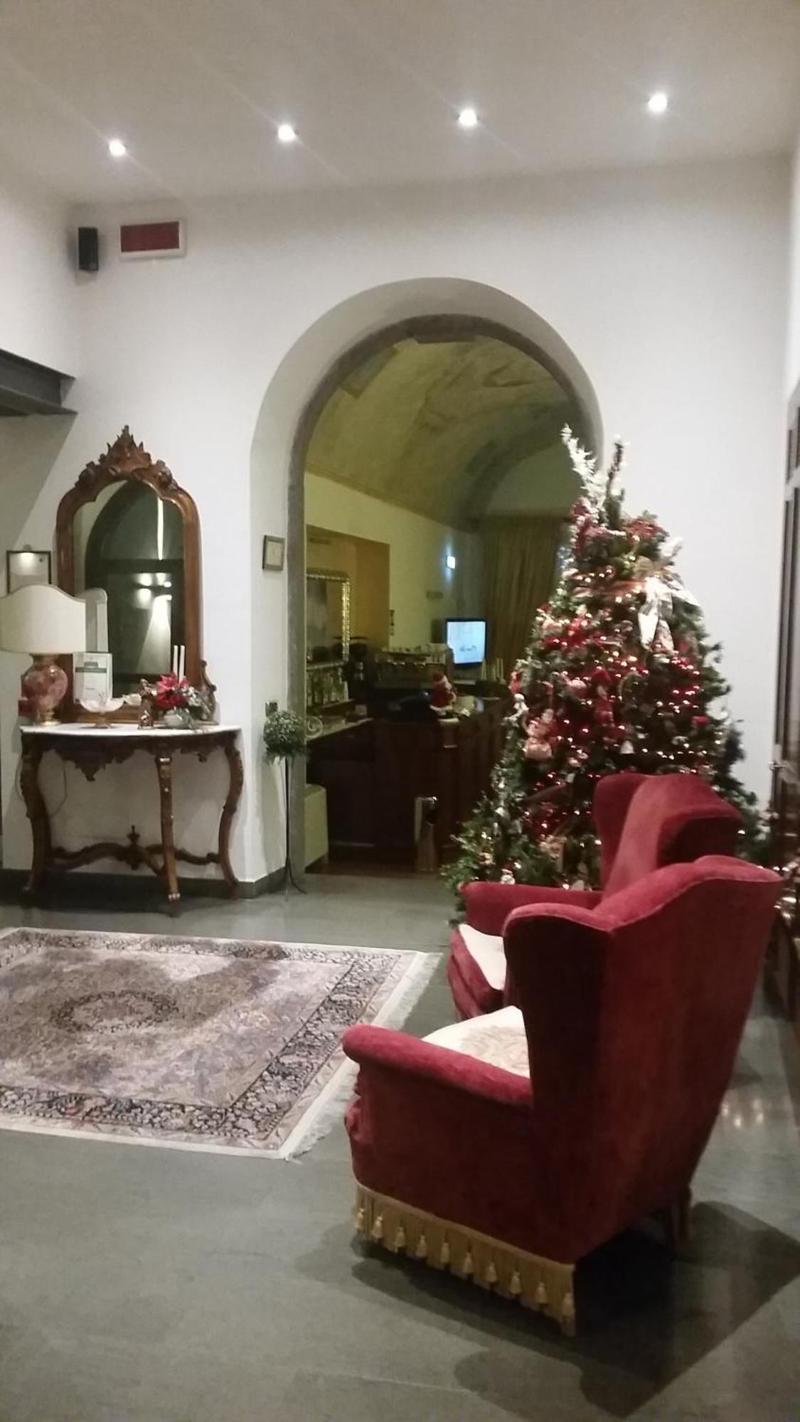 Hotel Urbano V Montefiascone Extérieur photo