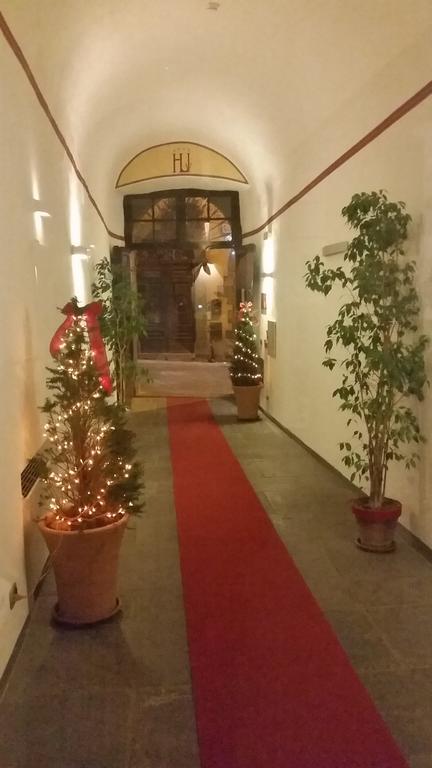 Hotel Urbano V Montefiascone Extérieur photo