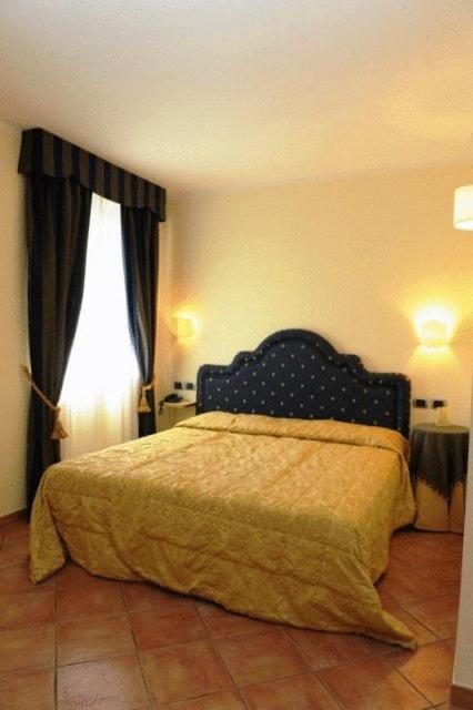 Hotel Urbano V Montefiascone Chambre photo