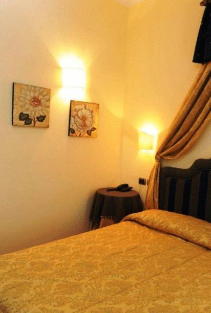 Hotel Urbano V Montefiascone Chambre photo