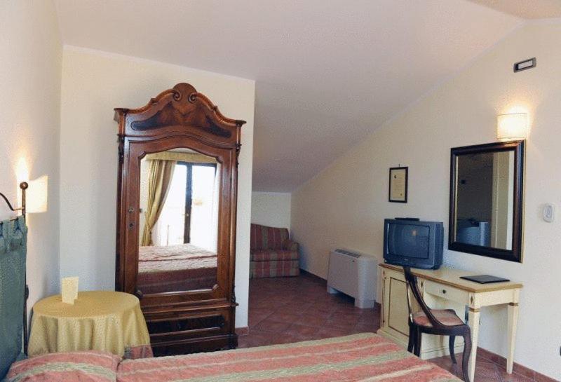 Hotel Urbano V Montefiascone Chambre photo